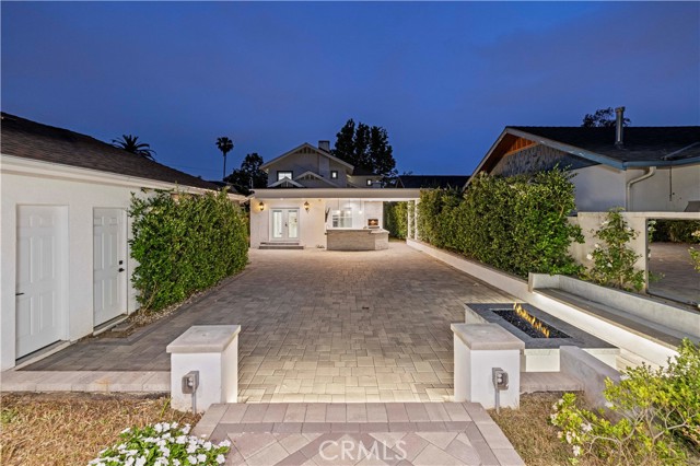 1281 E Orange Grove Boulevard, Pasadena CA: https://media.crmls.org/medias/4b500084-a75f-4f9e-9927-84ca7b64d5bc.jpg