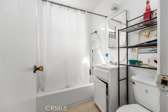 Detail Gallery Image 20 of 26 For 10208 S San Pedro St, Los Angeles,  CA 90003 - 2 Beds | 2 Baths