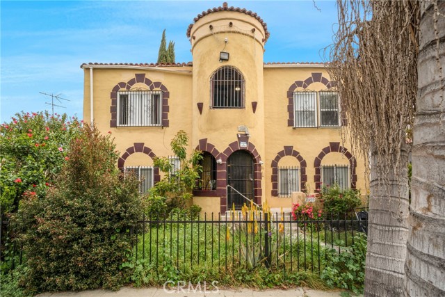 1061 W 57th Street, Los Angeles CA: https://media.crmls.org/medias/4b507055-90b2-4d6e-98c6-3b504a4d6a50.jpg