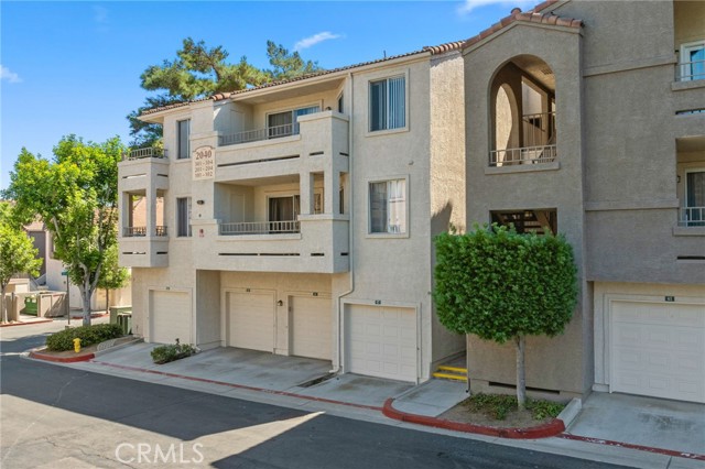 Detail Gallery Image 3 of 40 For 2040 Las Colinas Cir #202,  Corona,  CA 92879 - 2 Beds | 2 Baths