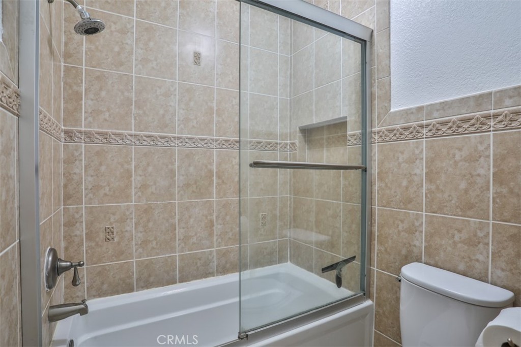 https://media.crmls.org/medias/4b517dde-8b37-49b8-ba7c-3224ed605608.jpg?preset=X-Large