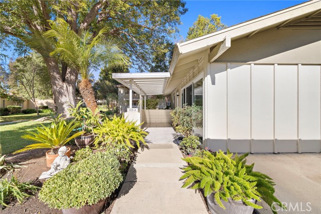 105 Via Estrada, Laguna Woods CA: https://media.crmls.org/medias/4b522d52-1515-4d90-8271-035cb67204fe.jpg