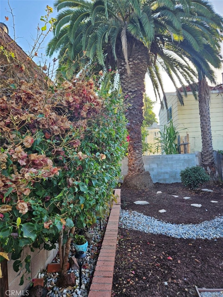 https://media.crmls.org/medias/4b530219-7b39-42c6-adbb-9ff96c422980.jpg?preset=X-Large