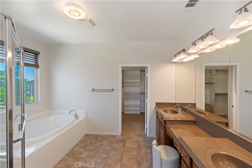 MLS #OC25133999 img 39