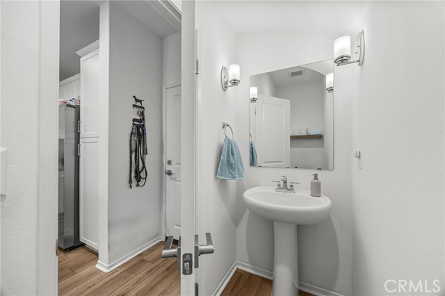 Detail Gallery Image 13 of 39 For 16025 Main St, Chino,  CA 91708 - 3 Beds | 2/1 Baths