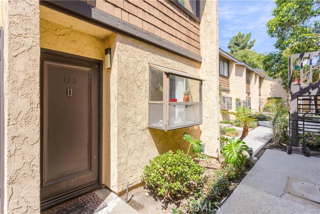 Image 3 for 12750 Centralia St #123, Lakewood, CA 90715