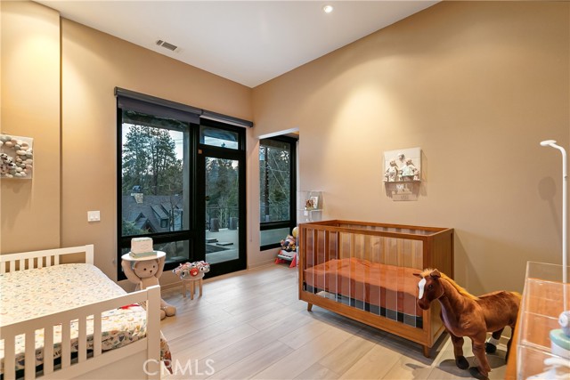 Detail Gallery Image 31 of 61 For 748 Brentwood Dr, Lake Arrowhead,  CA 92352 - 4 Beds | 4 Baths