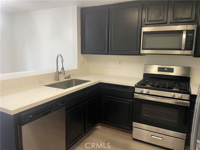 Detail Gallery Image 3 of 15 For 19003 Canyon Cir Dr, Lake Forest,  CA 92679 - 3 Beds | 2/1 Baths