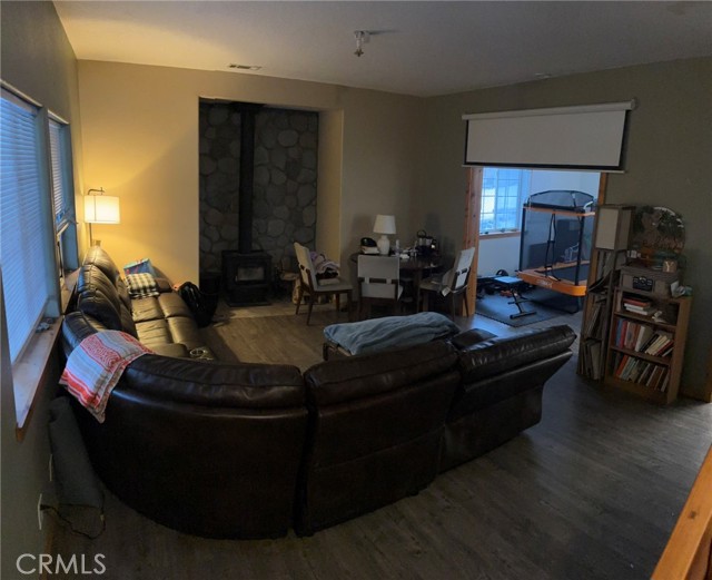 Detail Gallery Image 5 of 29 For 5412 Heath Creek, Wrightwood,  CA 92397 - 3 Beds | 2/1 Baths