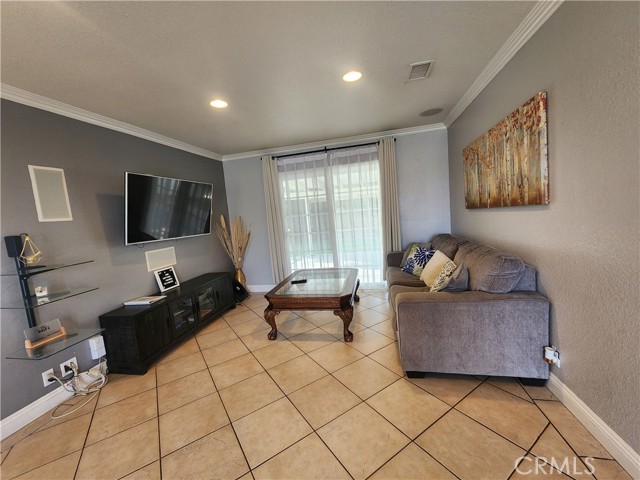 Detail Gallery Image 4 of 10 For 501 S Courtney, Fullerton,  CA 92833 - 4 Beds | 2 Baths