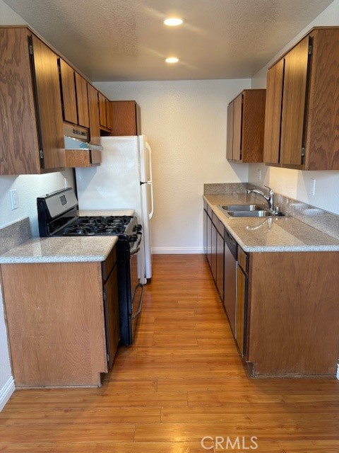 Detail Gallery Image 5 of 14 For 1901 Scott, Burbank,  CA 91504 - 8 Beds | 9 Baths