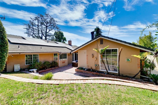 37 Sierra Madre Boulevard, Arcadia CA: https://media.crmls.org/medias/4b568353-cc90-4f0c-932c-4bff80f44116.jpg