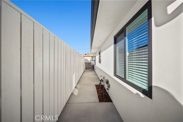 Detail Gallery Image 13 of 27 For 10323 Eldora, Sunland,  CA 91040 - 5 Beds | 4 Baths