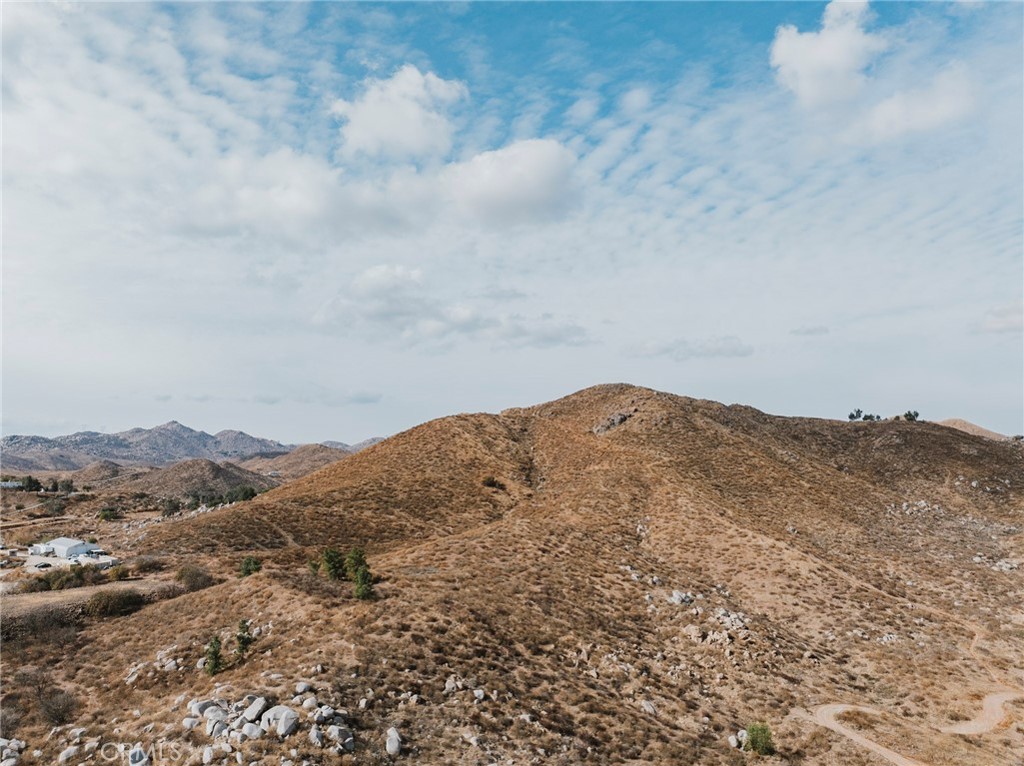 https://media.crmls.org/medias/4b56c626-8fac-41fd-8696-c4d7d486a7bc.jpg?preset=X-Large
