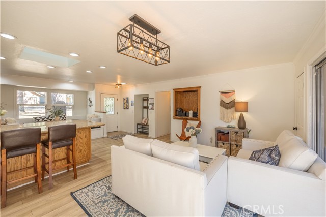 188 S Finch Drive, Big Bear Lake CA: https://media.crmls.org/medias/4b56dbea-bb12-4bb5-aea6-c7d839b80a91.jpg