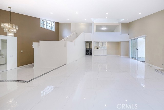 Detail Gallery Image 11 of 52 For 2255 E Chevy Chase Dr, Glendale,  CA 91206 - 4 Beds | 3 Baths