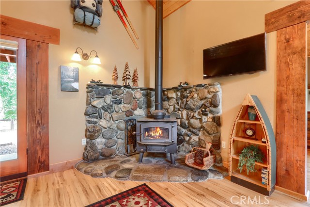 Detail Gallery Image 7 of 69 For 7072 Cranes Nest Rd, Mariposa,  CA 95338 - 1 Beds | 1 Baths