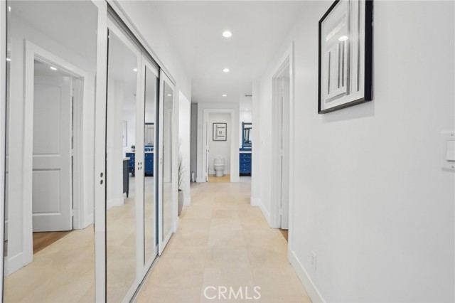 2501 N Poinsettia Avenue, Manhattan Beach CA: https://media.crmls.org/medias/4b580981-6211-4048-8aef-bf7eb327fe5e.jpg
