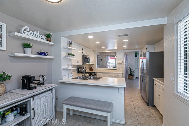 Detail Gallery Image 15 of 36 For 200 Village Circle, Lompoc,  CA 93436 - 2 Beds | 1/1 Baths
