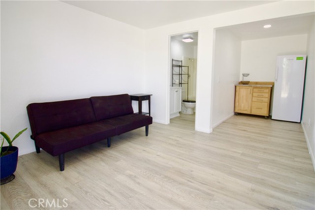 Detail Gallery Image 13 of 16 For 8011 Fuente, Oak Hills,  CA 92344 - 3 Beds | 2 Baths