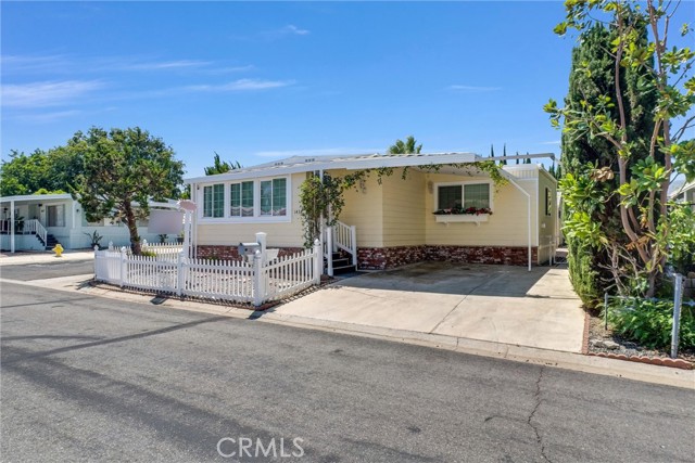 Detail Gallery Image 1 of 35 For 1438 Shadowglen Way, Corona,  CA 92882 - 2 Beds | 2 Baths