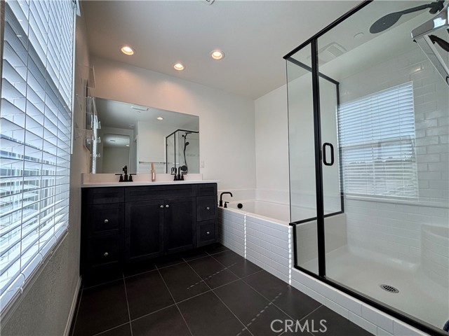 Detail Gallery Image 14 of 26 For 9605 Bonsai Ln, Riverside,  CA 92508 - 5 Beds | 3 Baths