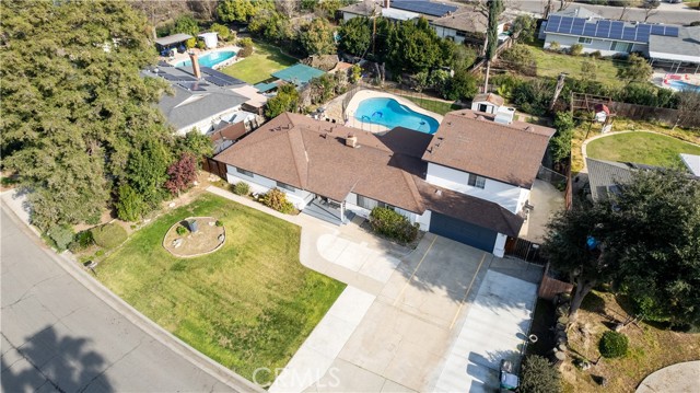 Detail Gallery Image 5 of 64 For 925 S Purdue Ave, Fresno,  CA 93727 - 5 Beds | 4 Baths