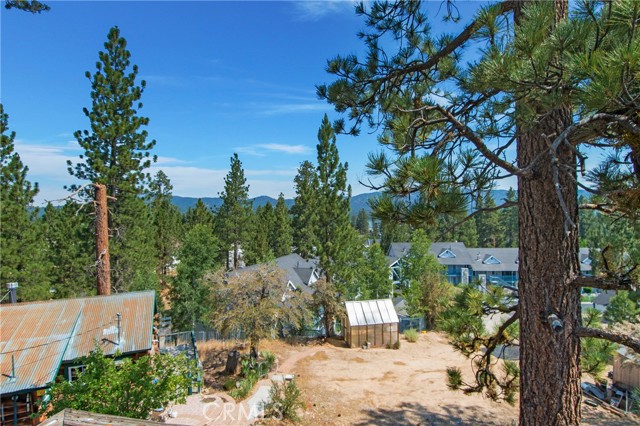 720 Maryland Road, Big Bear Lake CA: https://media.crmls.org/medias/4b5c2ffa-8624-4c49-b8ad-0f229f0b69aa.jpg