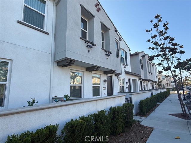 14527 Sienna Place, Eastvale CA: https://media.crmls.org/medias/4b5c8f96-027a-4cd1-9f0e-8286501ff61d.jpg