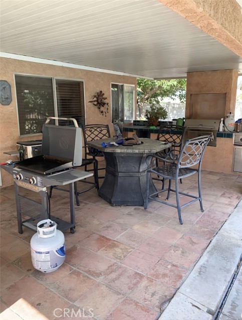 Detail Gallery Image 5 of 16 For 12755 Cardinal Ct, Victorville,  CA 92392 - 5 Beds | 2 Baths