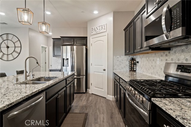 Detail Gallery Image 17 of 52 For 521 Blue Oak Ln, Madera,  CA 93636 - 4 Beds | 3/1 Baths