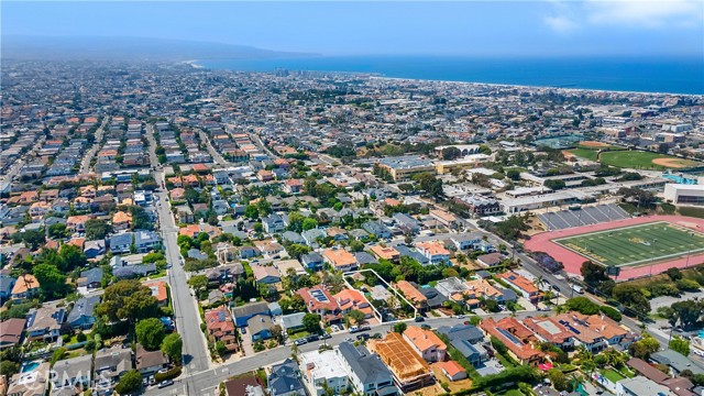 1534 Voorhees Avenue, Manhattan Beach, California 90260, 3 Bedrooms Bedrooms, ,3 BathroomsBathrooms,Residential,Sold,Voorhees,SB25164978