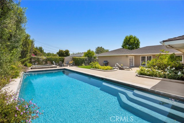 1831 Cockscrow Lane, North Tustin CA: https://media.crmls.org/medias/4b5e4498-e972-41c7-88db-fa96736cdd13.jpg