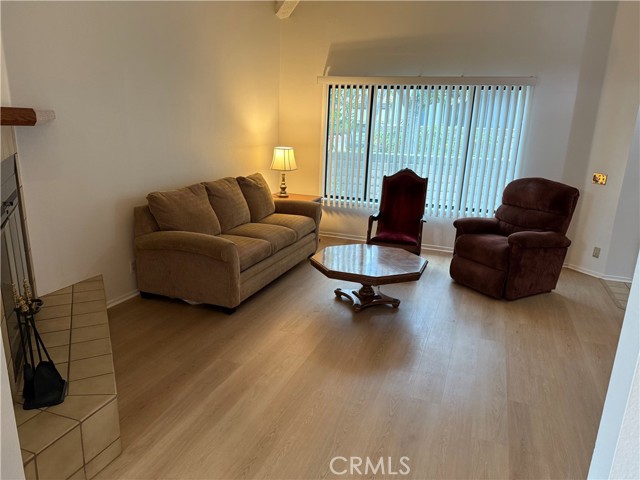 860 Swiss Trail, Duarte CA: https://media.crmls.org/medias/4b5fc340-cb6f-40f4-a968-5f23e8d65899.jpg