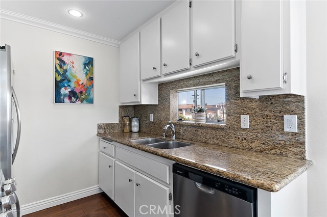 Detail Gallery Image 9 of 30 For 1355 Loma Ave #318,  Long Beach,  CA 90804 - 2 Beds | 2/1 Baths