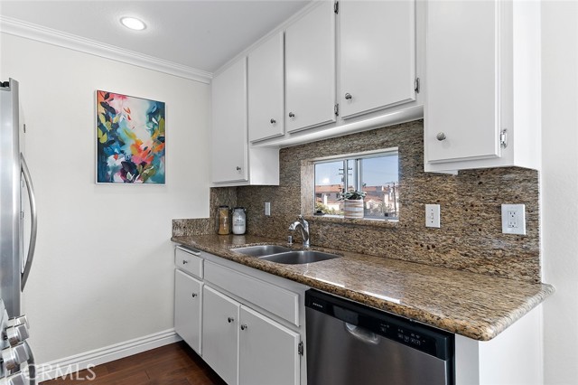 Detail Gallery Image 9 of 30 For 1355 Loma Ave #318,  Long Beach,  CA 90804 - 2 Beds | 2/1 Baths