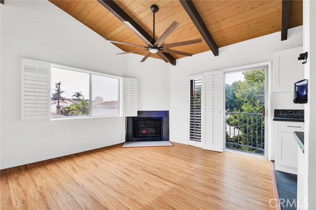 Detail Gallery Image 9 of 35 For 2215 Pullman Ln, Redondo Beach,  CA 90278 - 3 Beds | 2 Baths