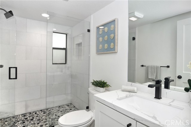 Detail Gallery Image 7 of 13 For 400 Goldenrod Ave, Corona Del Mar,  CA 92625 - 0 Beds | 1 Baths