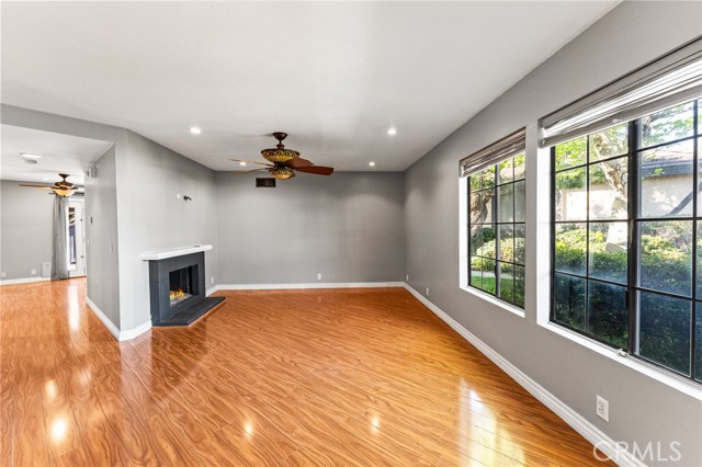 Detail Gallery Image 7 of 24 For 14870 Stonehedge Ln, Westminster,  CA 92683 - 2 Beds | 2 Baths