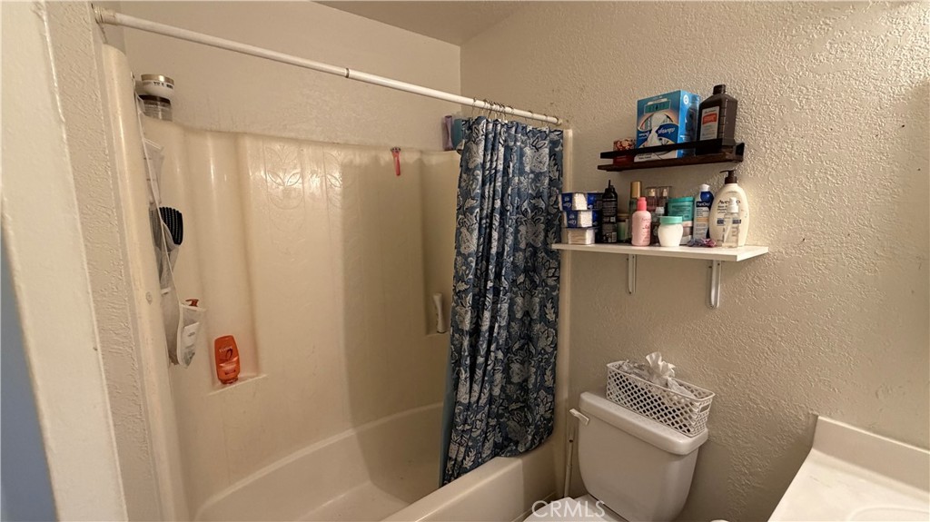 https://media.crmls.org/medias/4b621f34-381f-484b-8196-8a0298d03903.jpg?preset=X-Large