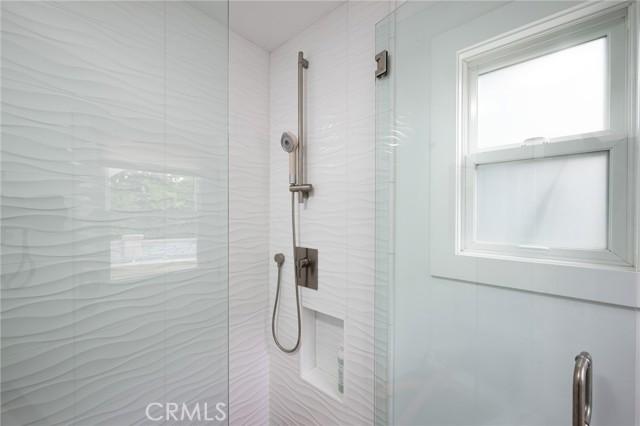 Detail Gallery Image 28 of 32 For 519 Signal Rd, Newport Beach,  CA 92663 - 6 Beds | 4/1 Baths