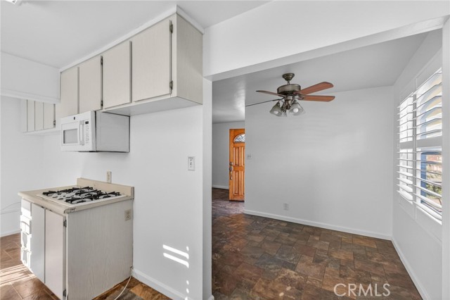 Detail Gallery Image 7 of 34 For 23819 Pennsylvania Ave., Torrance,  CA 90501 - 3 Beds | 1 Baths