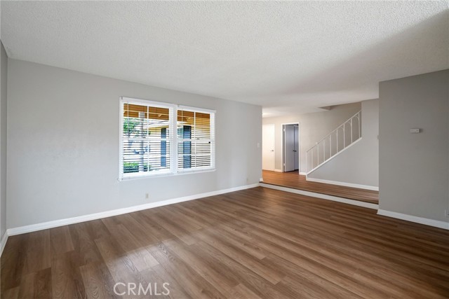 13527 Edgefield Street, Cerritos CA: https://media.crmls.org/medias/4b63a341-3b7f-4e5a-9e36-574f13ca1a13.jpg