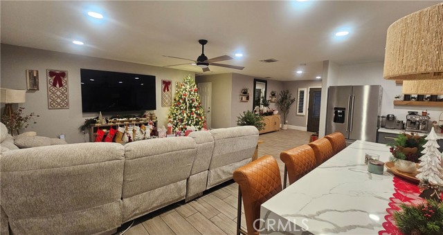 Image 21 of 61 For 7556 Frazer  