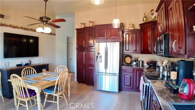 Detail Gallery Image 3 of 22 For 227 Burning Tree Dr, San Jose,  CA 95119 - 4 Beds | 2 Baths