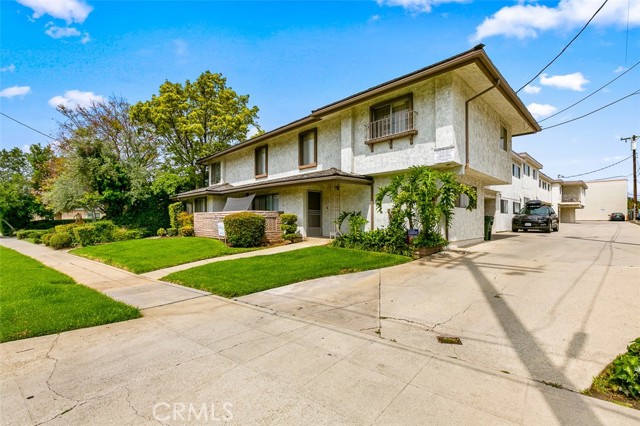 121 E Live Oak Street, San Gabriel CA: https://media.crmls.org/medias/4b658fca-b090-42fb-8805-685b93ffe9b6.jpg