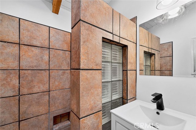 Detail Gallery Image 35 of 40 For 6324 Grape, Los Angeles,  CA 90068 - 4 Beds | 2 Baths