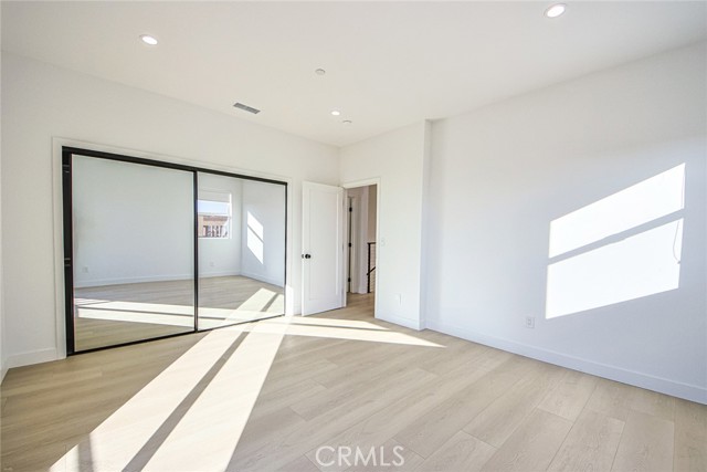 2200 Thurman Avenue, Los Angeles CA: https://media.crmls.org/medias/4b65fddf-ad04-4966-a7d0-da60f2de0739.jpg