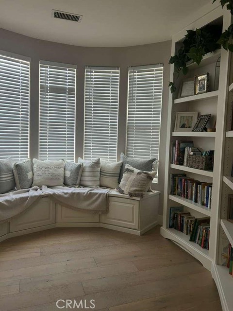 Detail Gallery Image 6 of 22 For 5012 Seagrove, San Diego,  CA 92130 - 4 Beds | 3/1 Baths