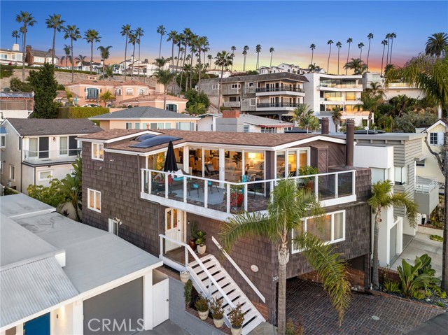 2616 Cove Street, Corona del Mar CA: https://media.crmls.org/medias/4b68137c-3522-44b4-bc4d-33afe05854f1.jpg